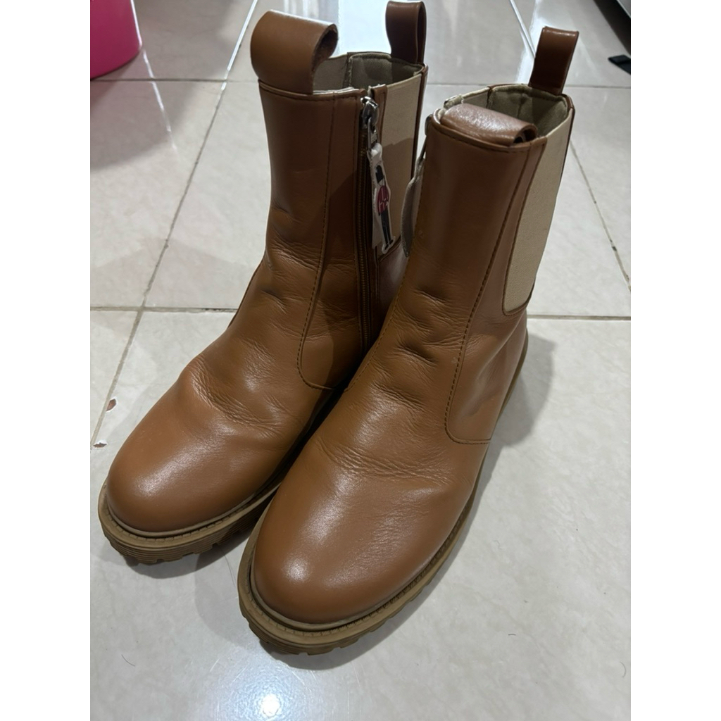Ittaherl hyde boots size 38