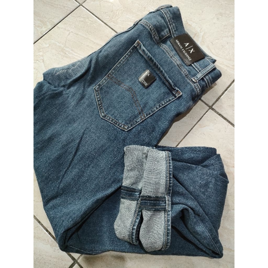 Celana Jeans A|X Armani Exchange cowok minus