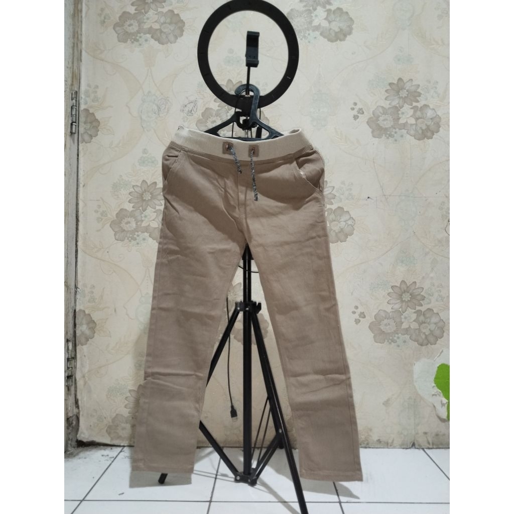 Preloved Aika Celana Chino Anak Coklat