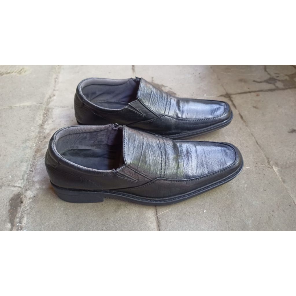 sepatu pantofel kulit pockerman 39 second