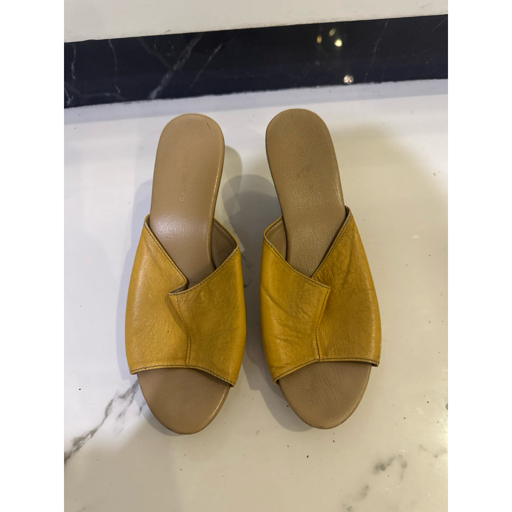 sandal wanita andre valentino preloved