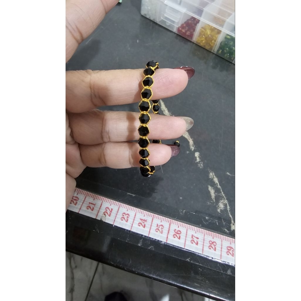 Gelang tangan kristal serut tali warna emas
