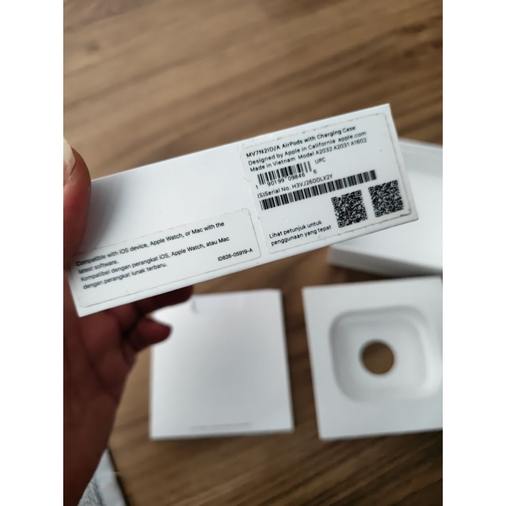 box airpods original