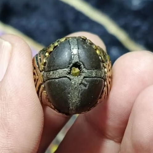 BATU PAMOR TAPAK JALAK COMBONG URAT EMAS