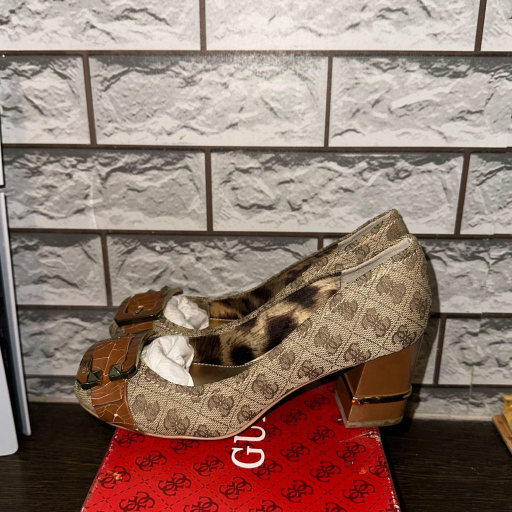 sepatu guess preloved original 100%