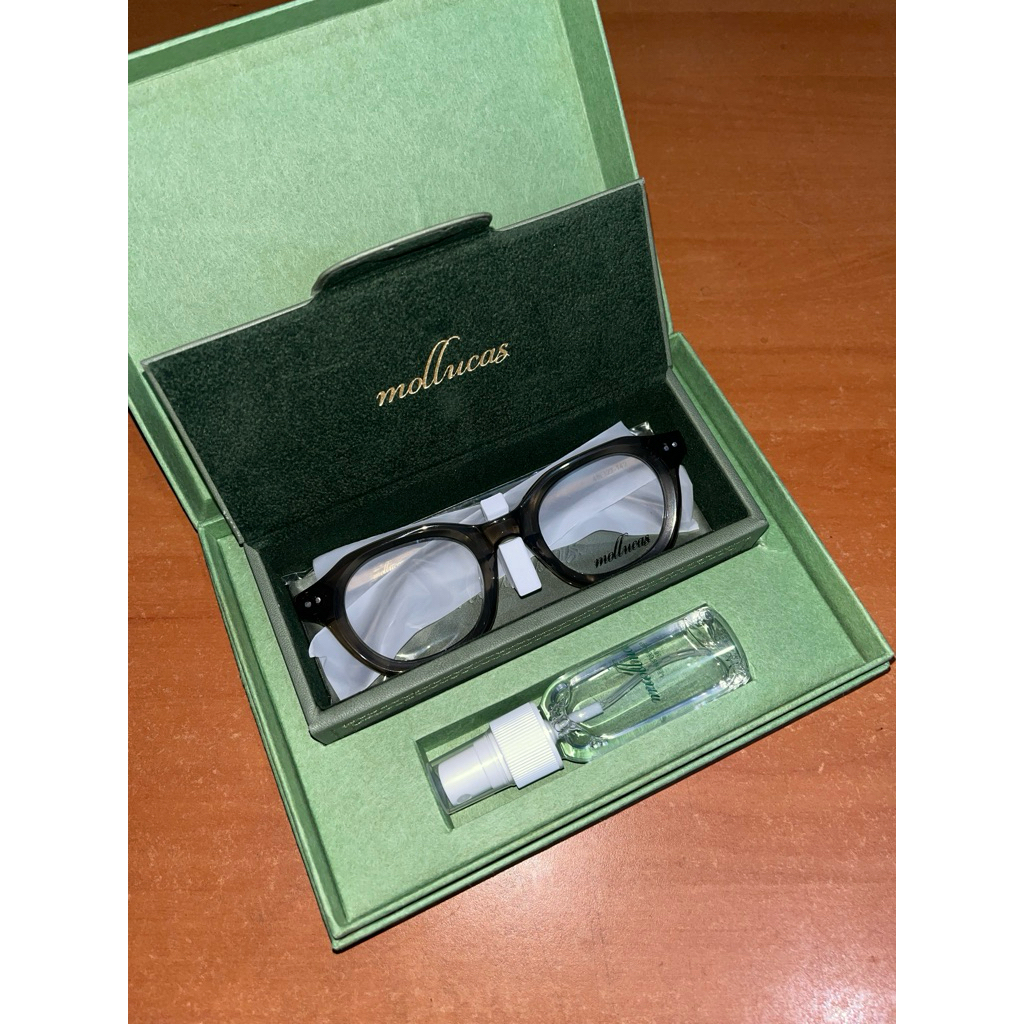 MOLLUCAS - Frame Surakarta Gray