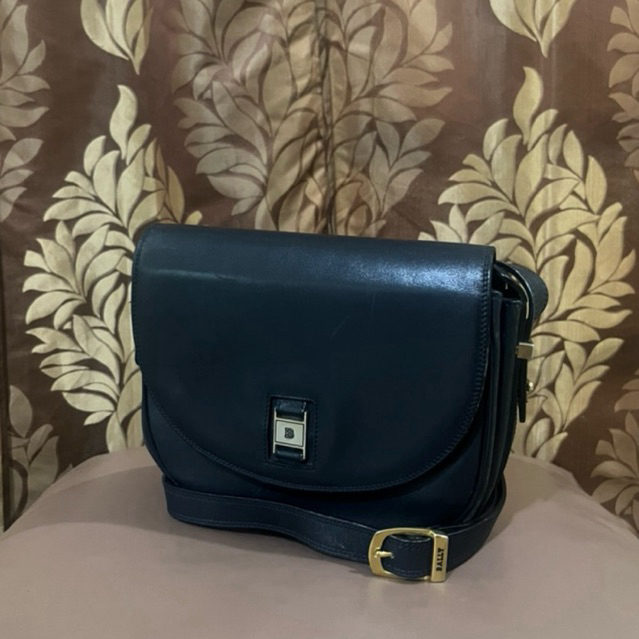 Preloved Bally Leather Sling Bag Dark Navy Kulit