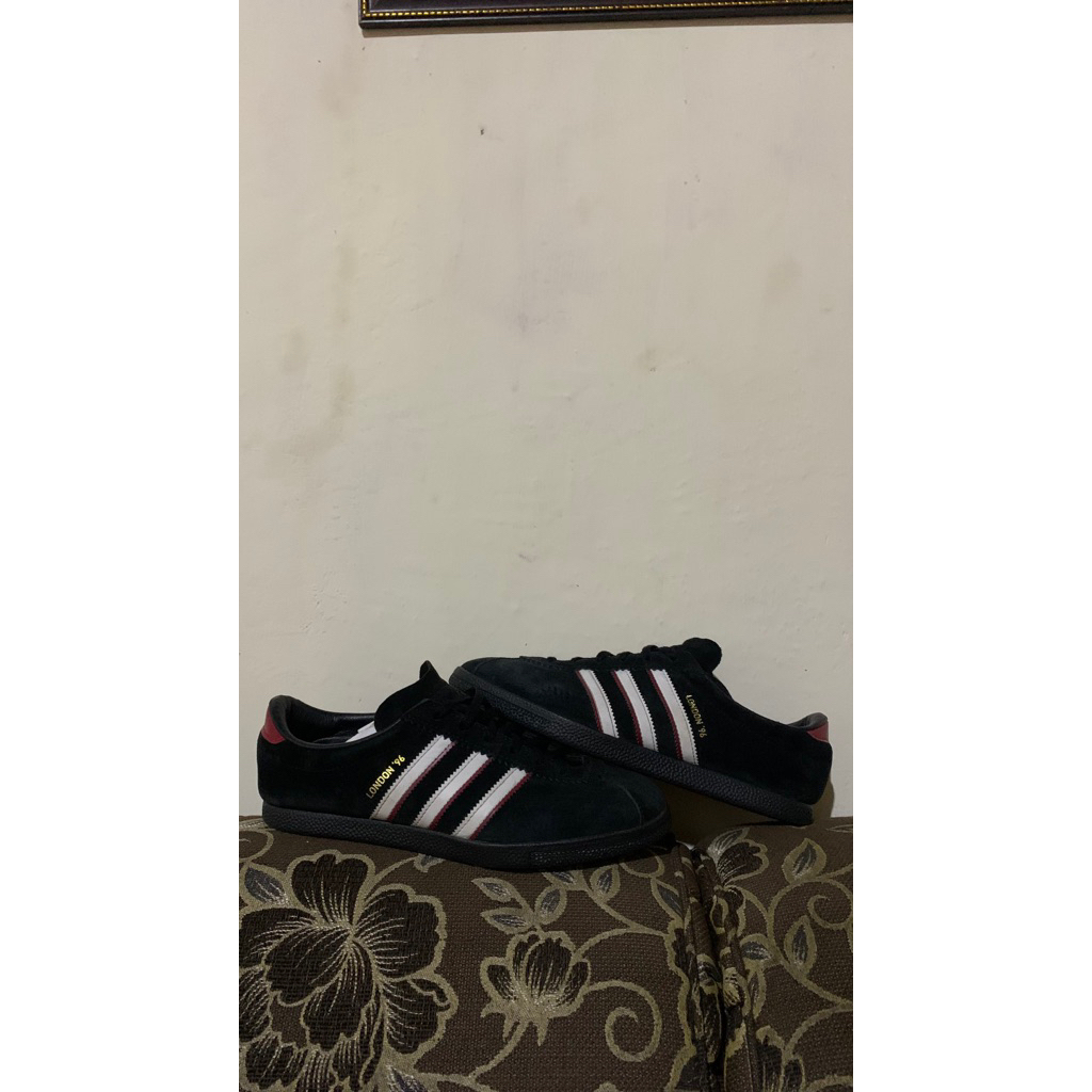 sepatu hitam london