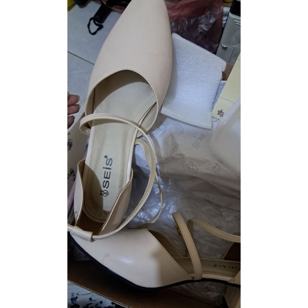 PRELOVED SEIS AGNES sepatu sandal flat shoes heels