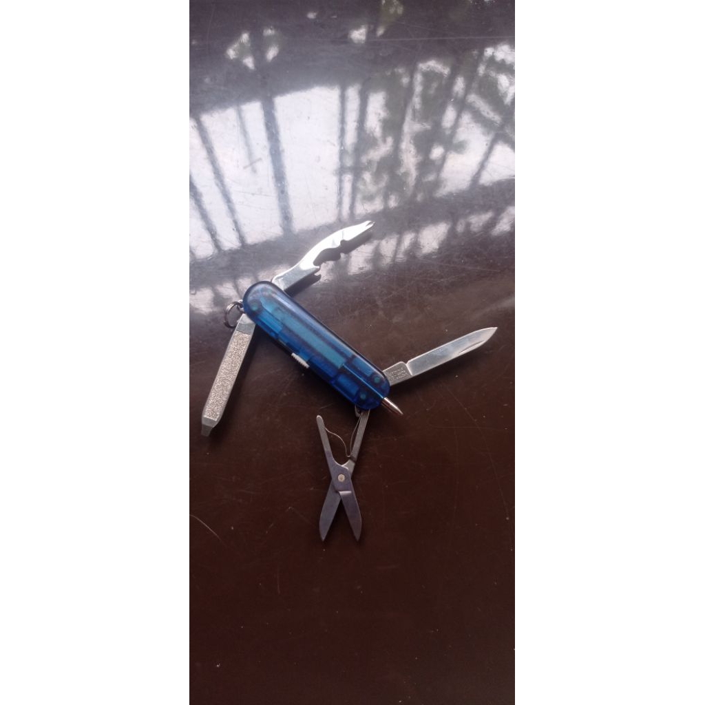 Victorinox manager biru transparan bekas original