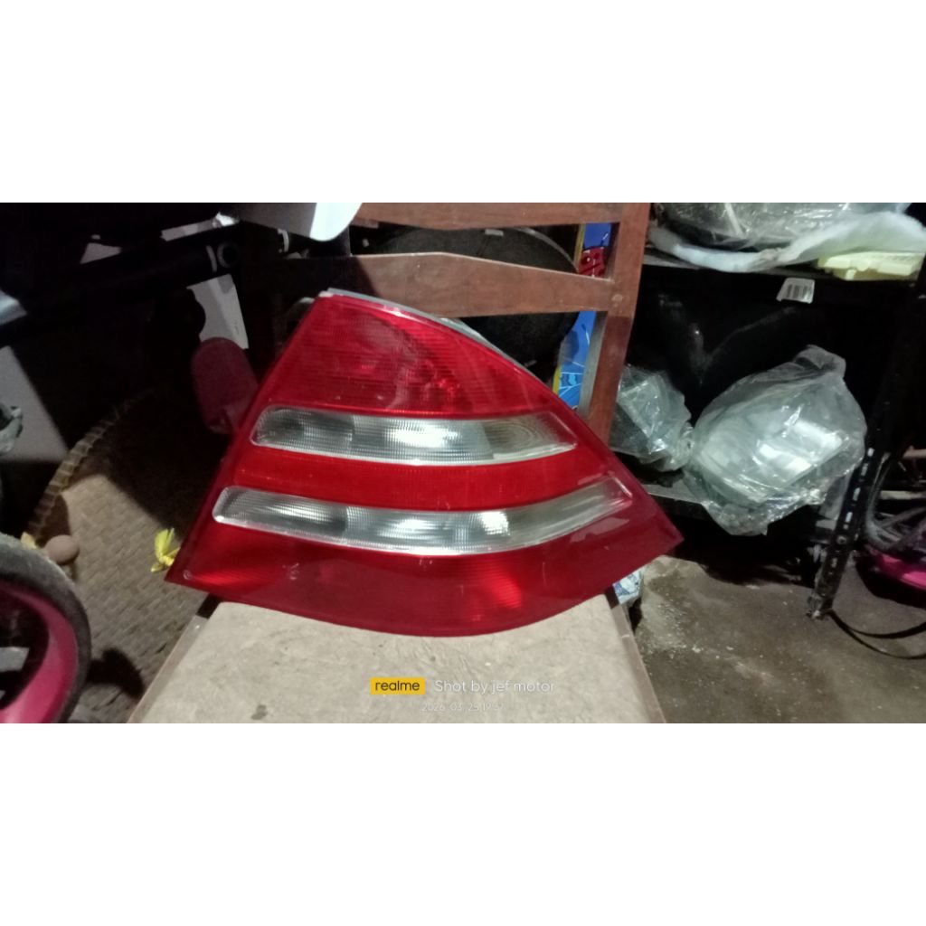 stoplamp mercedes benz c200