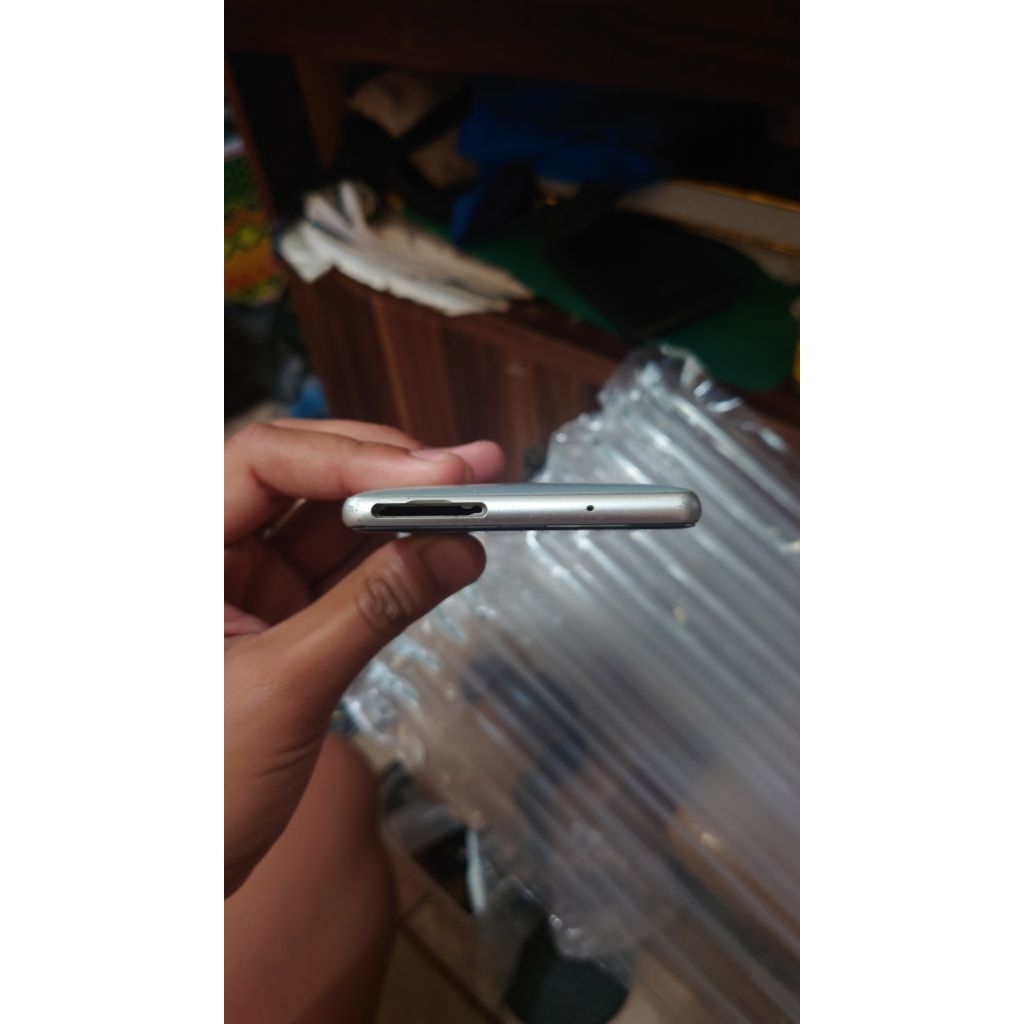 Housing Xperia XZ2 putih AU