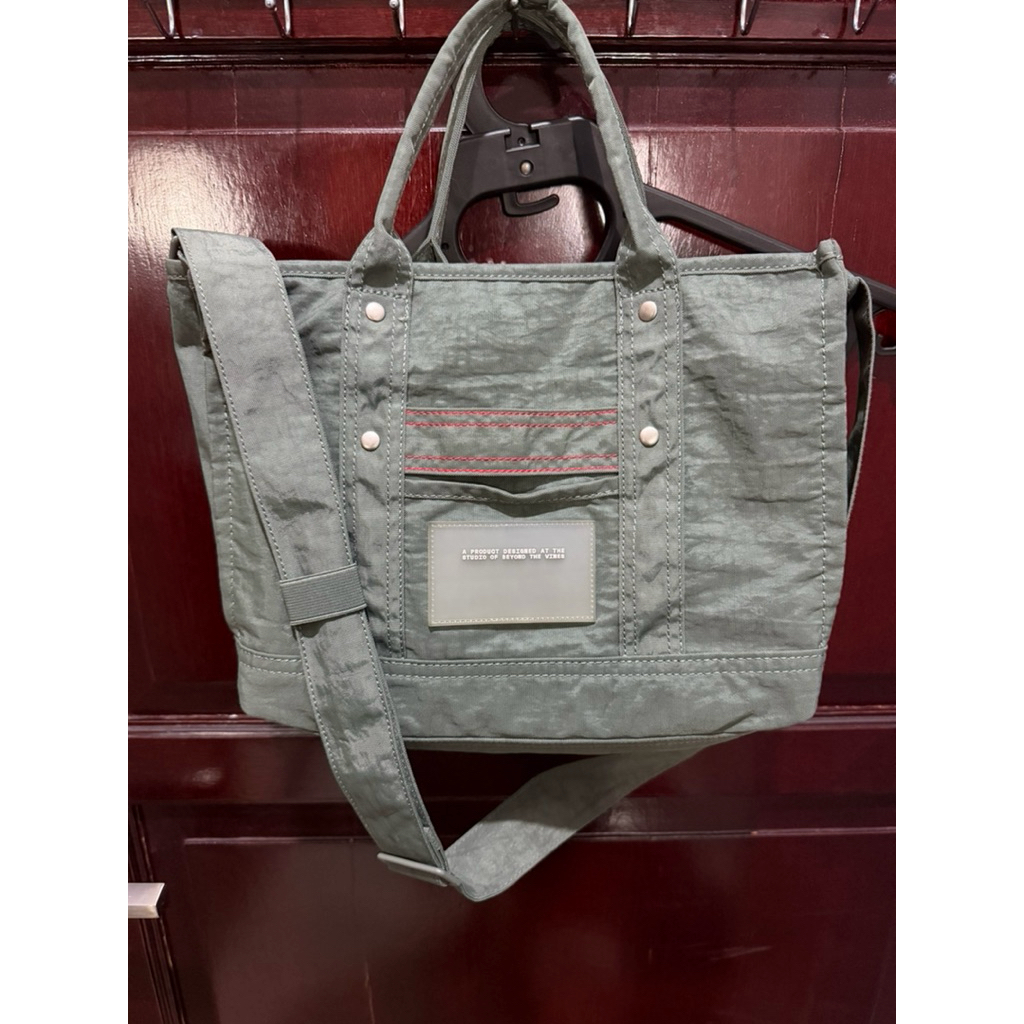 Beyond The Vines Crunch Carryall Preloved - Sage