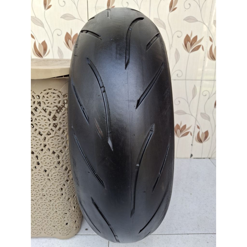 Battlax s21 uk 180/55 ring 17 hypersport . ban original copotan moge tapak lebar