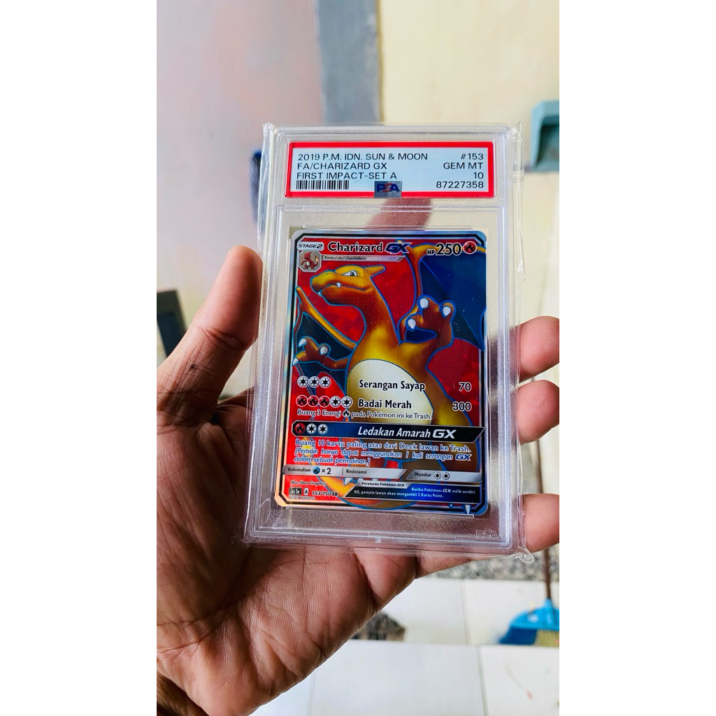 Charizard GX PSA 10 Hantaman Pertama