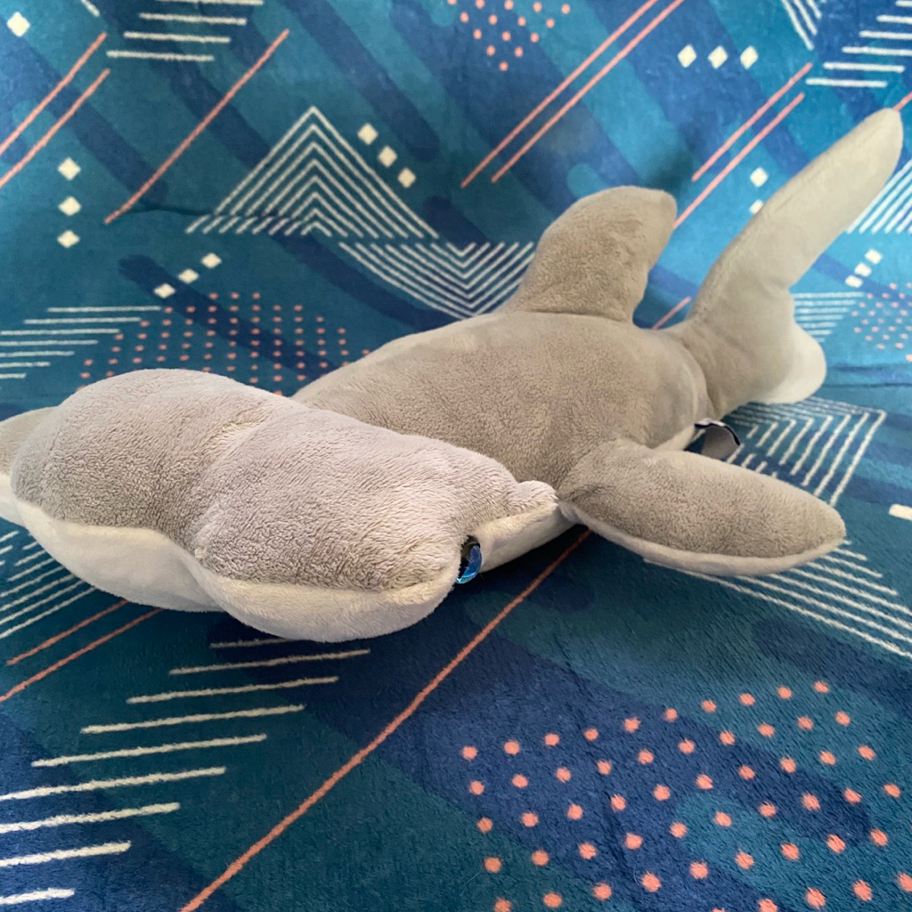 Boneka seaworld hiu martil hammerhead shark plushie preloved