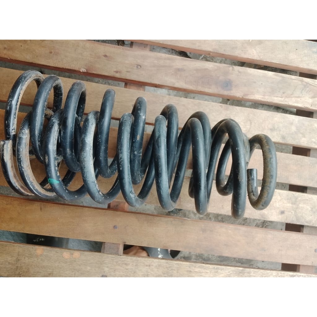 pee keong mobil Futura carry bekas copotan