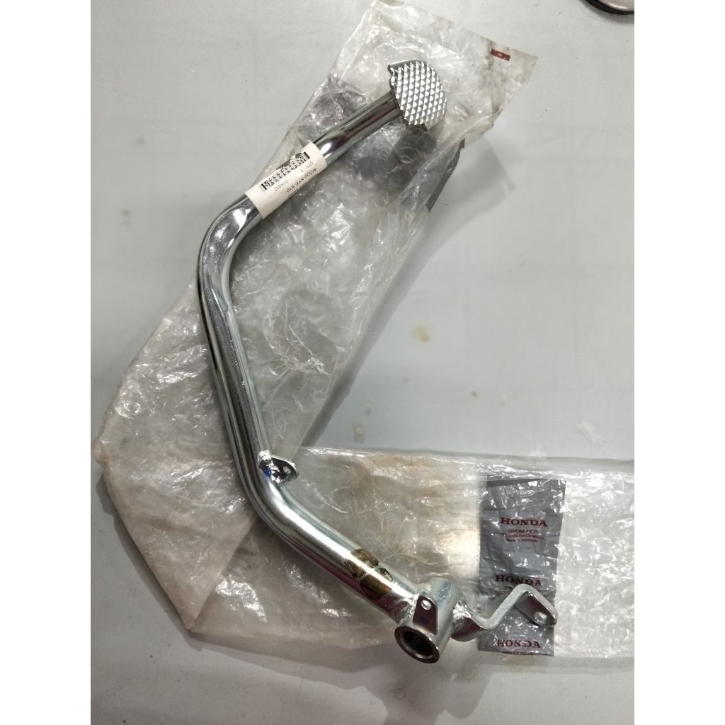 Pedal rem untuk Mega pro mono shock jari jari thn 2010 sd 2014 number part 46500KYE910