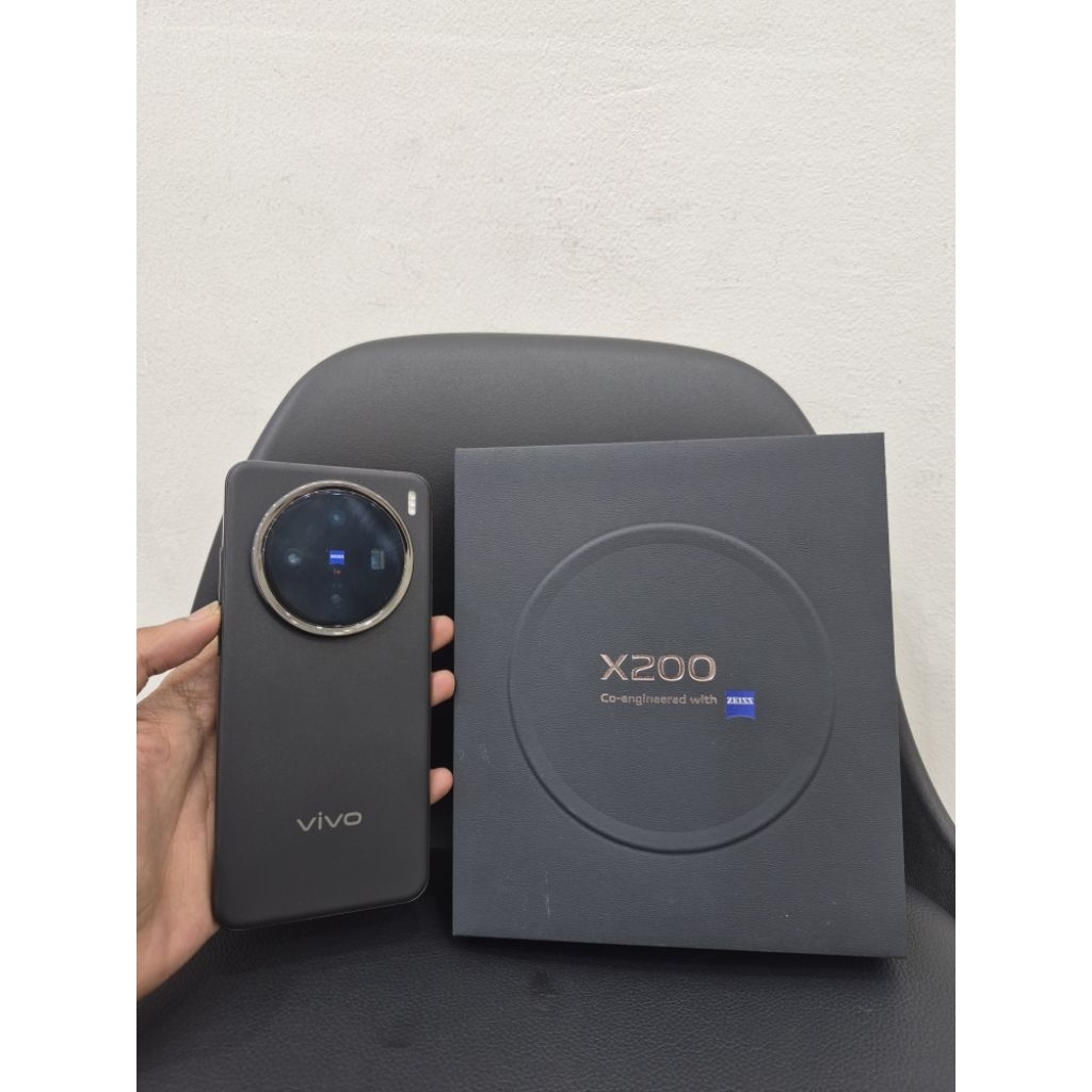 Vivo X200 12/256gb second