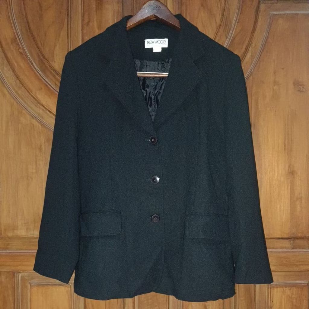 PRELOVED NEW MODE Blazer Formal Slimfit Wanita Hitam Bigsize LD 102