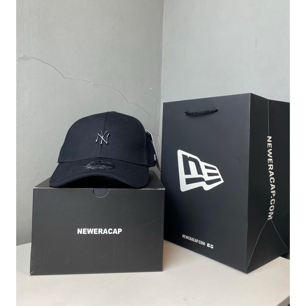 Topi New Era Baseball Logo NY Metal Minifont Unisex Topi Baseball New York Logo Besi Kecil Hitam Top