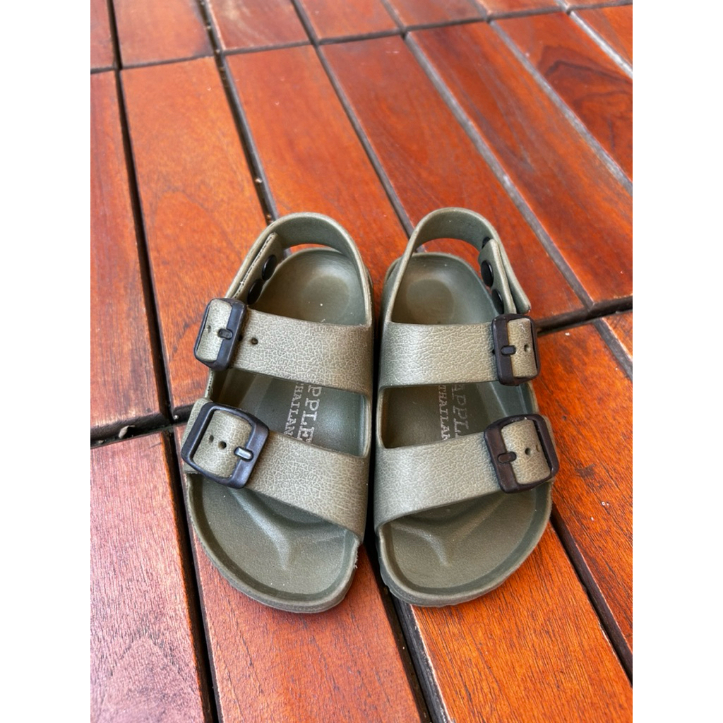 Red apple sandal anak (preloved)