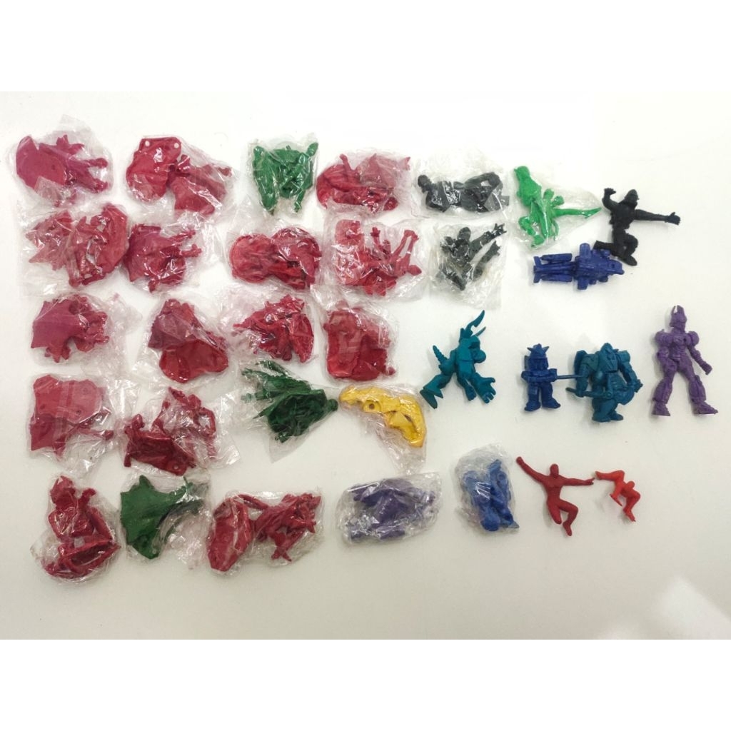 Mainan Jadul Karet Set 30 PCS Ultraman Spider Man Gundam Campur