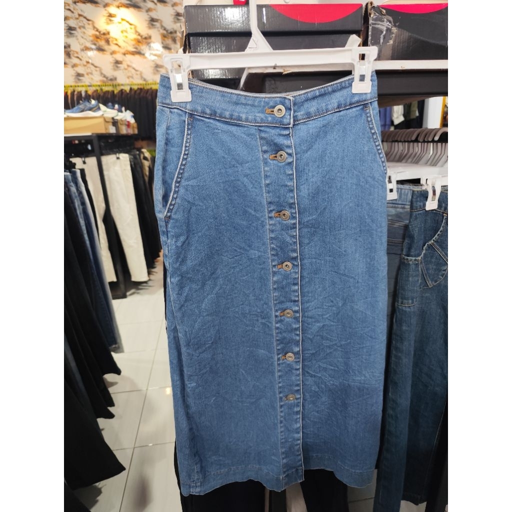 ROK JEANS UNIQLO ORIGINAL, ROK CASUAL, ROK LIFESTYLE