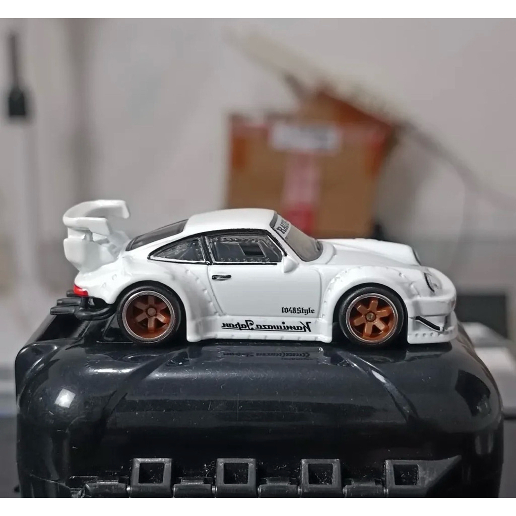 Hot wheels loose rwb putih