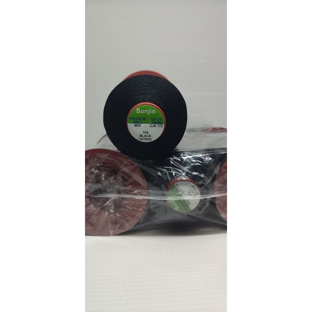 Benang jahit nilon sunjin m20 (420/3) Hitam