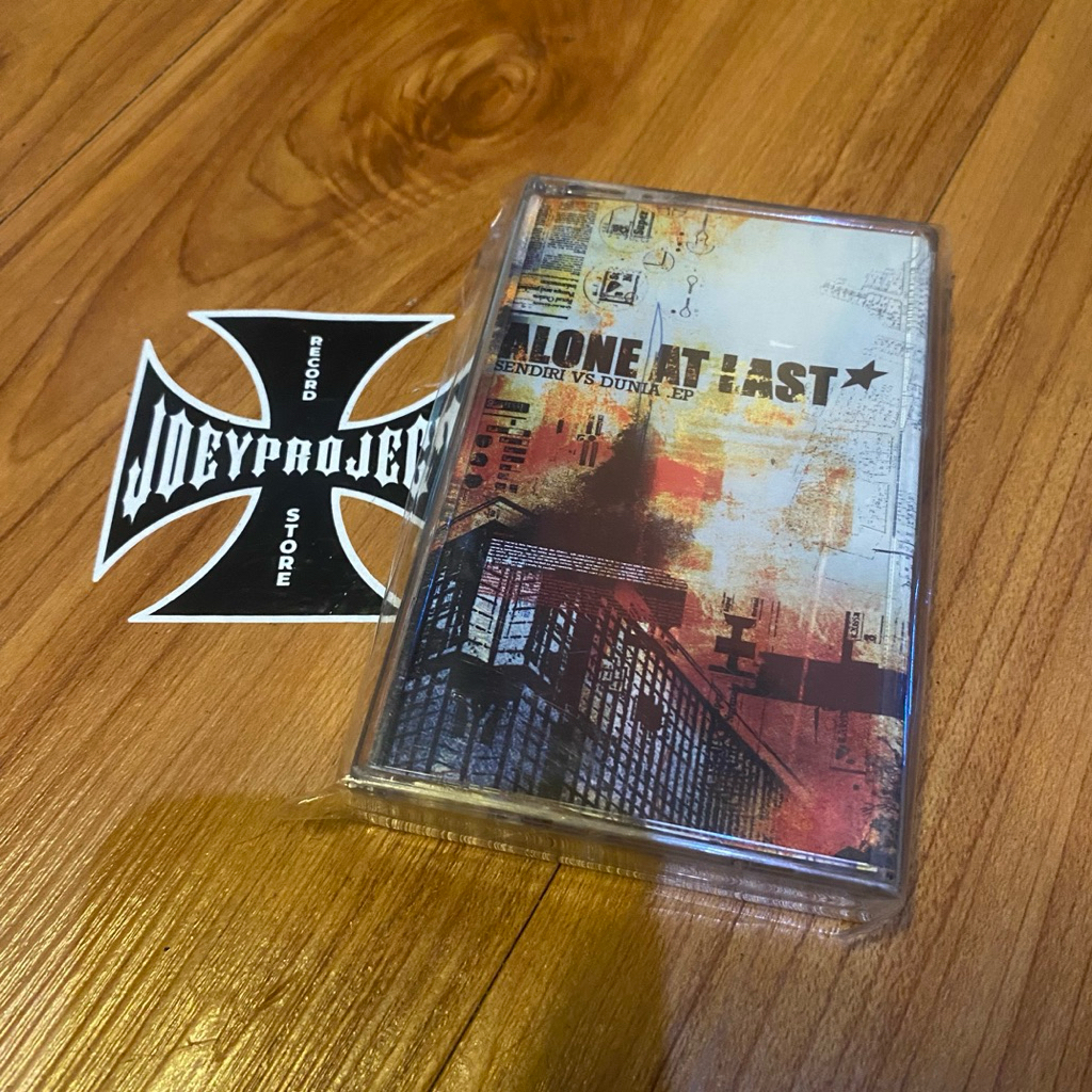 kaset alone at last - sendiri vs dunia