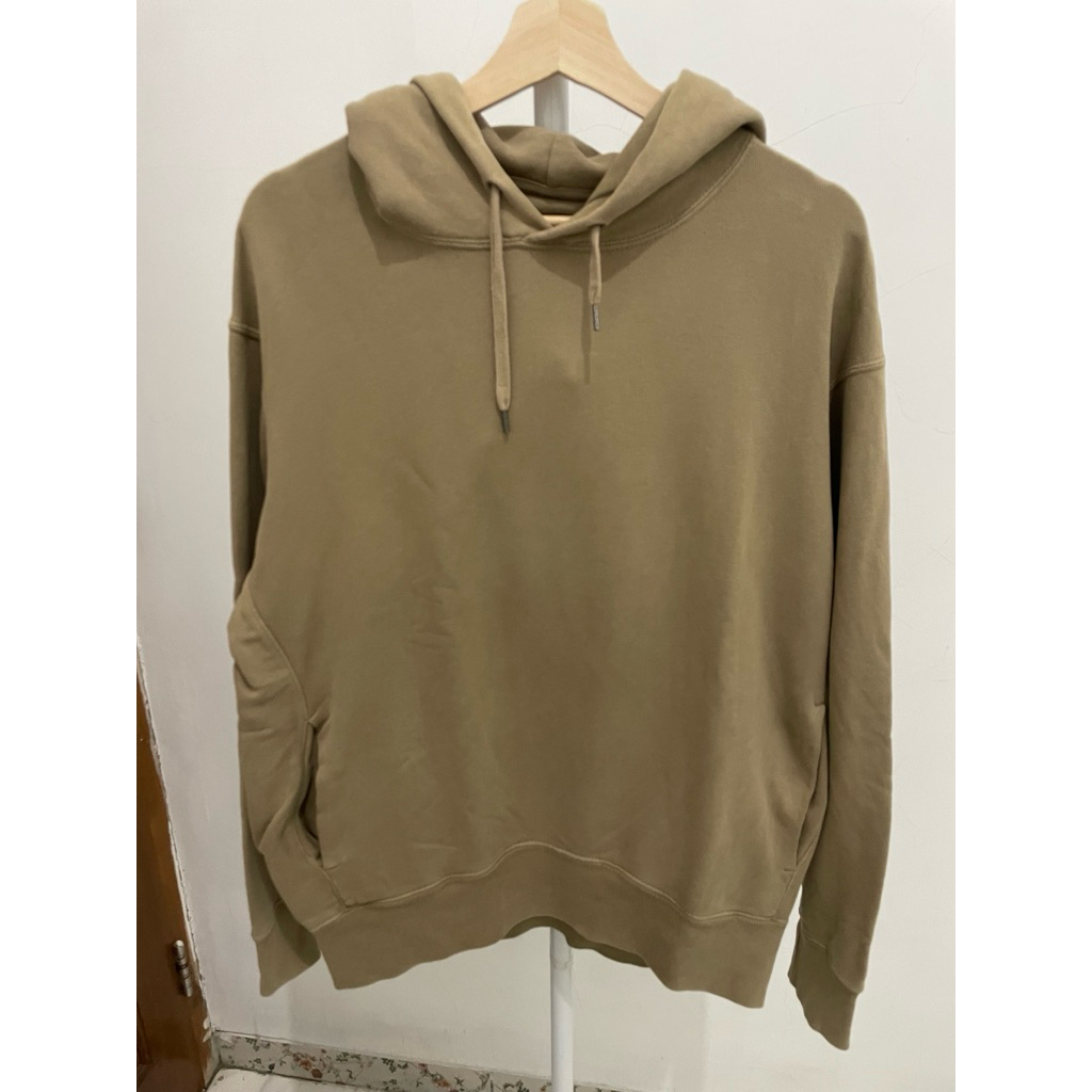 Hoodie Uniqlo Khaki Olive Polos Second Size L | Ada Minor Defect | Harga Miring