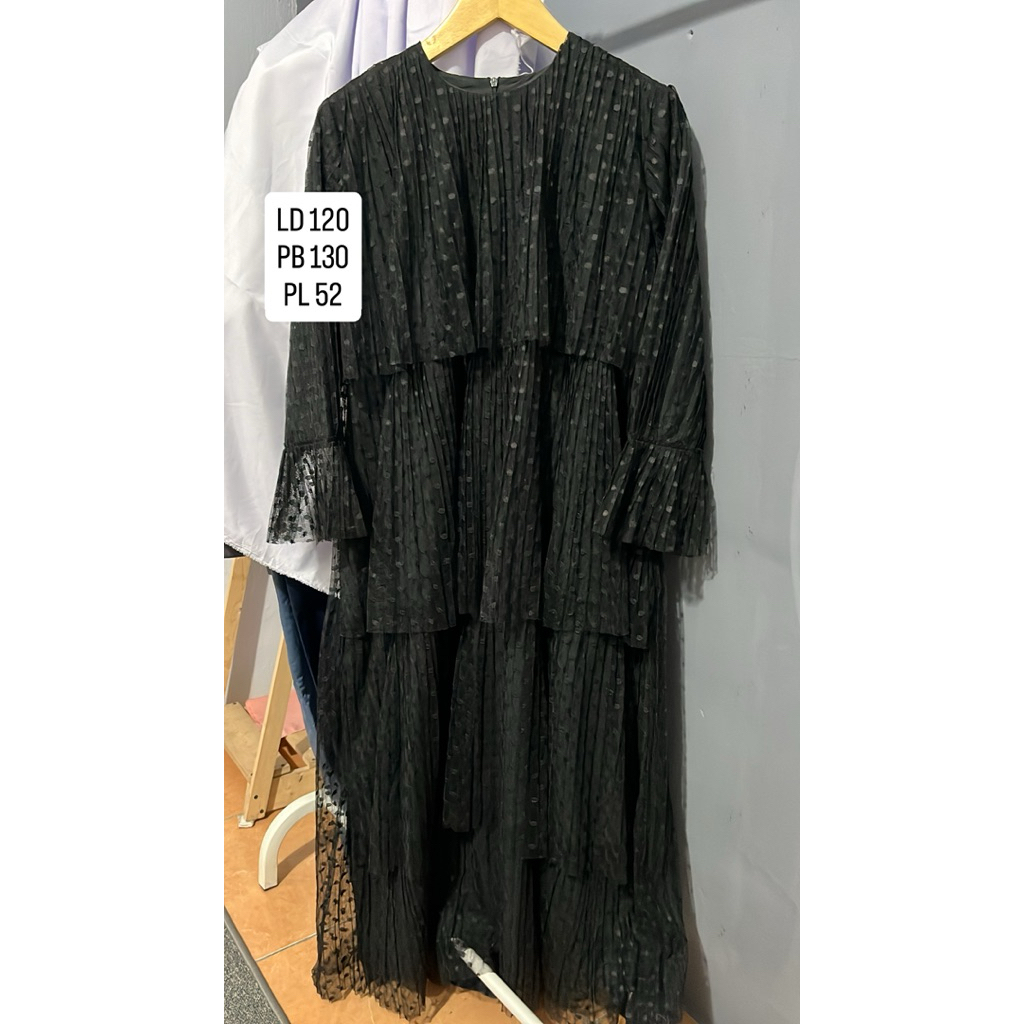 Dress kondangan by butik chlaris (preloved)