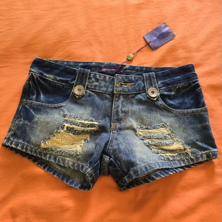 Celana pendek/shorts denim merk second me NEW