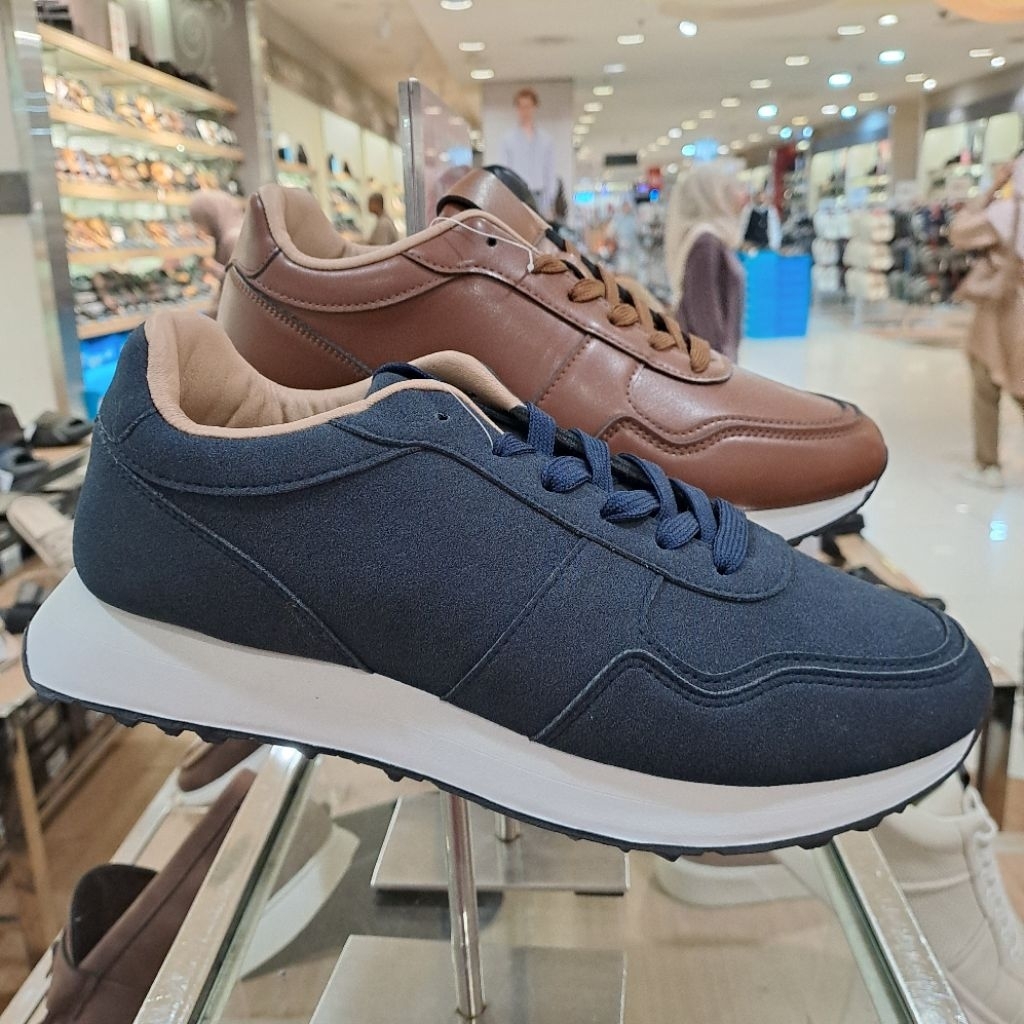 Ezra sepatu casual pria COLE