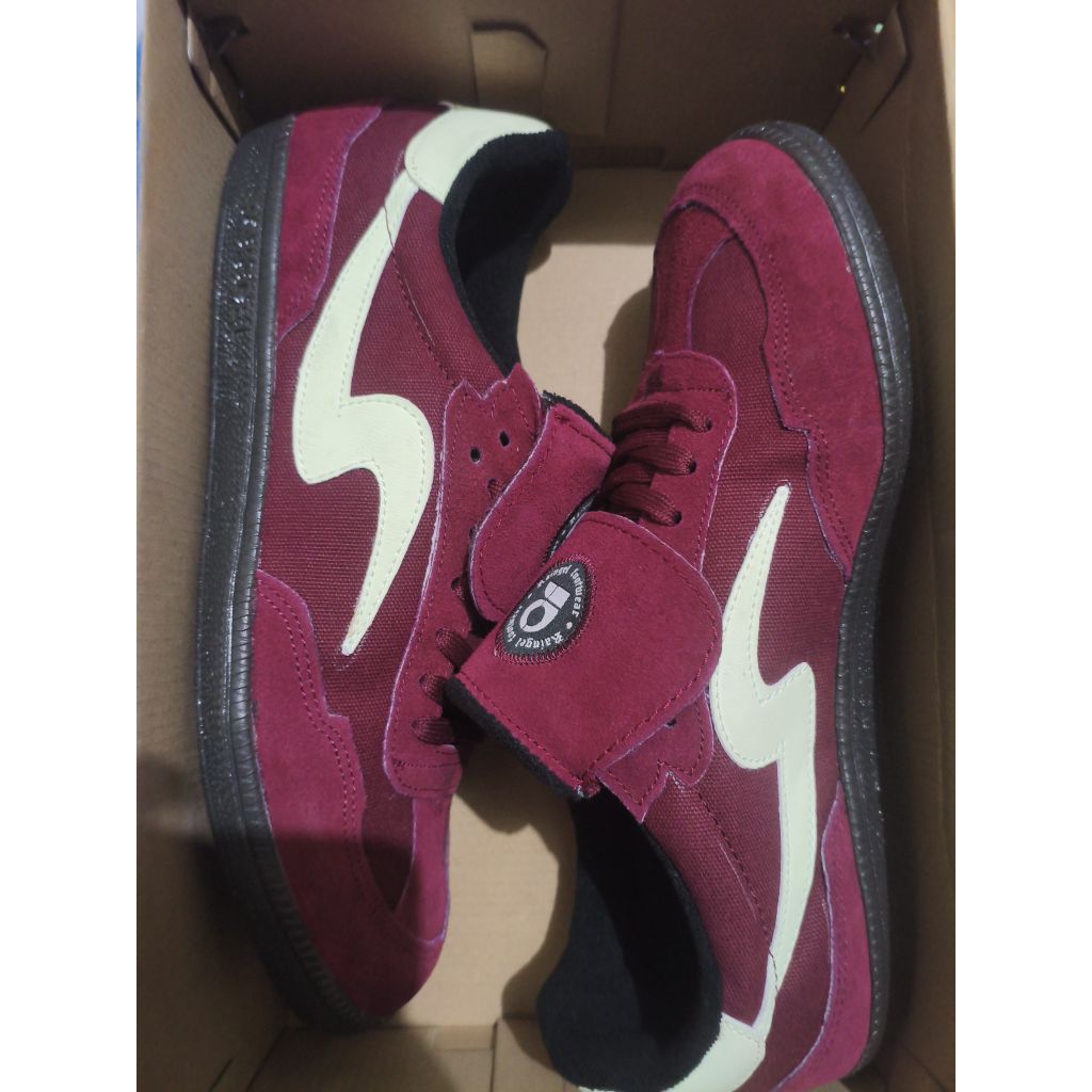 Sepatu Raingel Size 43