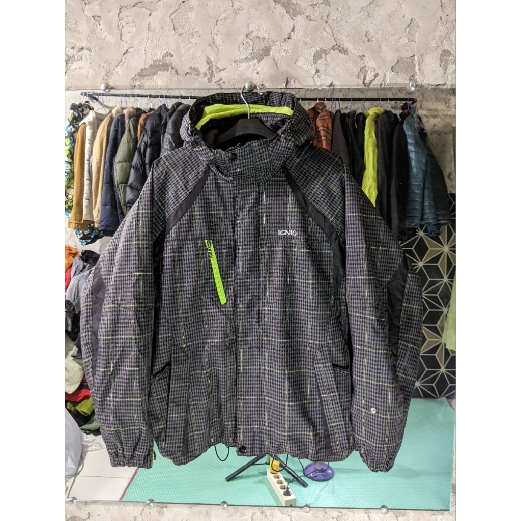 Jaket outdoor tebal Ignio