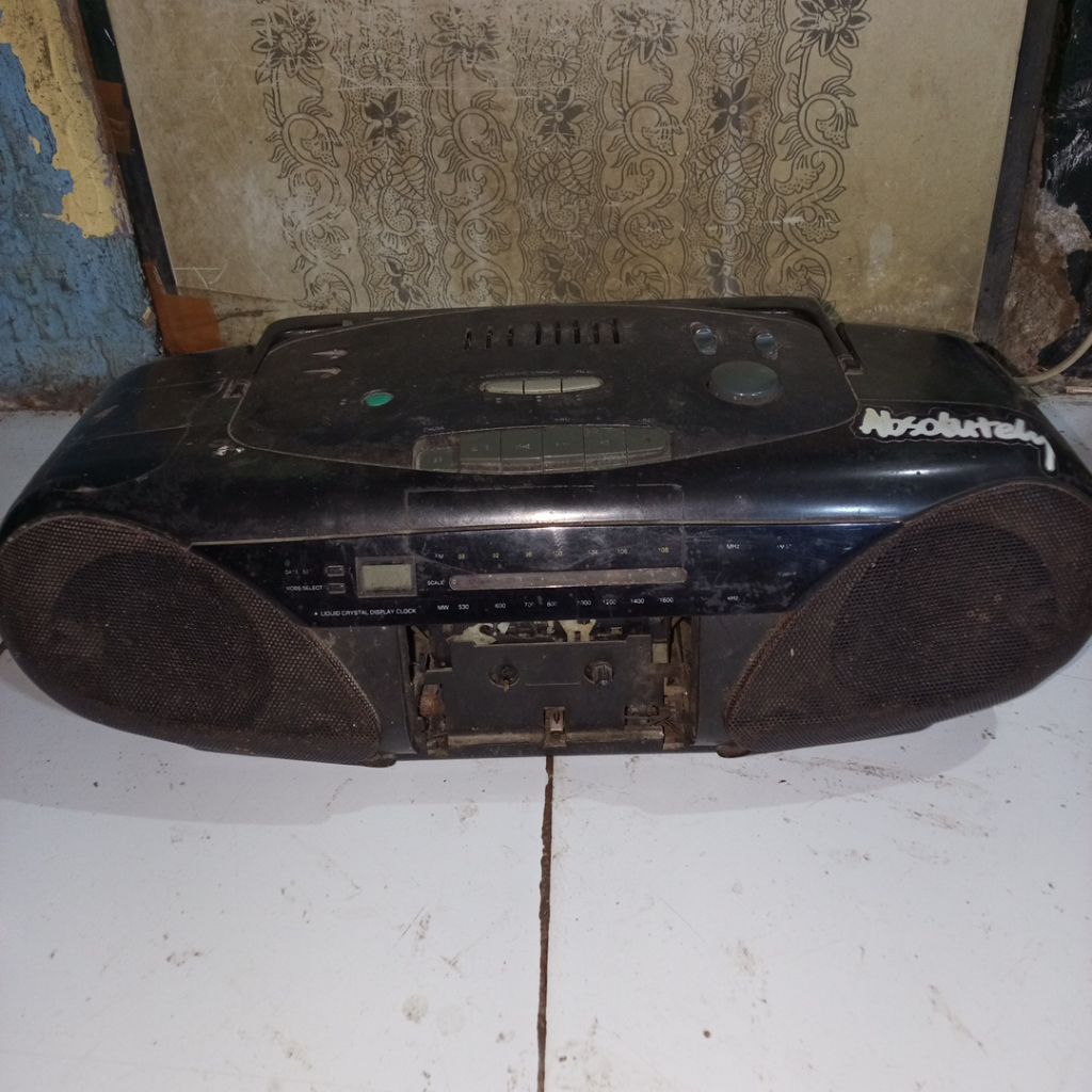 radio Polytron kapsul rusak