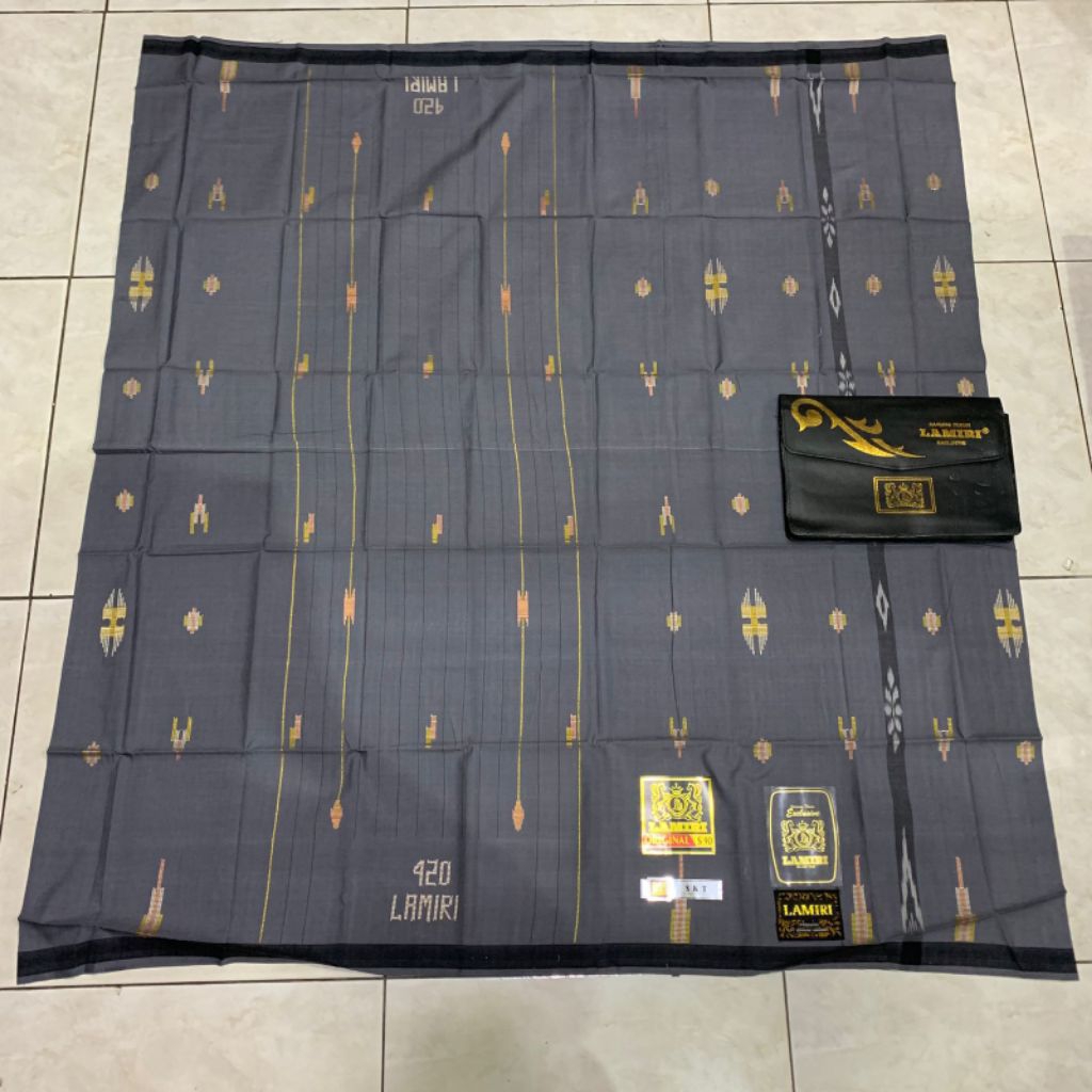 TERBARU SARUNG TENUN LAMIRI 420 ORIGINAL S-90 Tipe : SKT Songket Kotak Timbul Jahit tengah STOK TERB