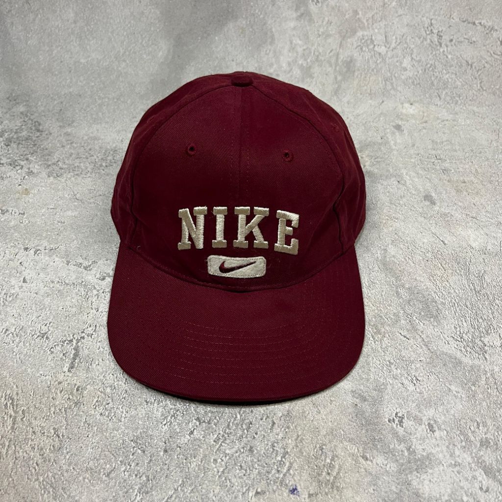 topi n1ke vintage warna merah bahan woll