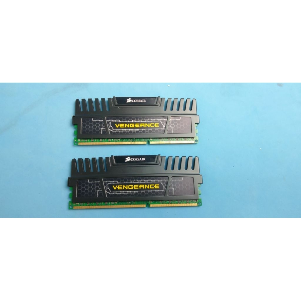 CORSAIR VENGEANCE MEMORY RAM KOMPUTER DUAL CHANNEL DDR3   ( 2 x 8GB)  LONGDIMM
