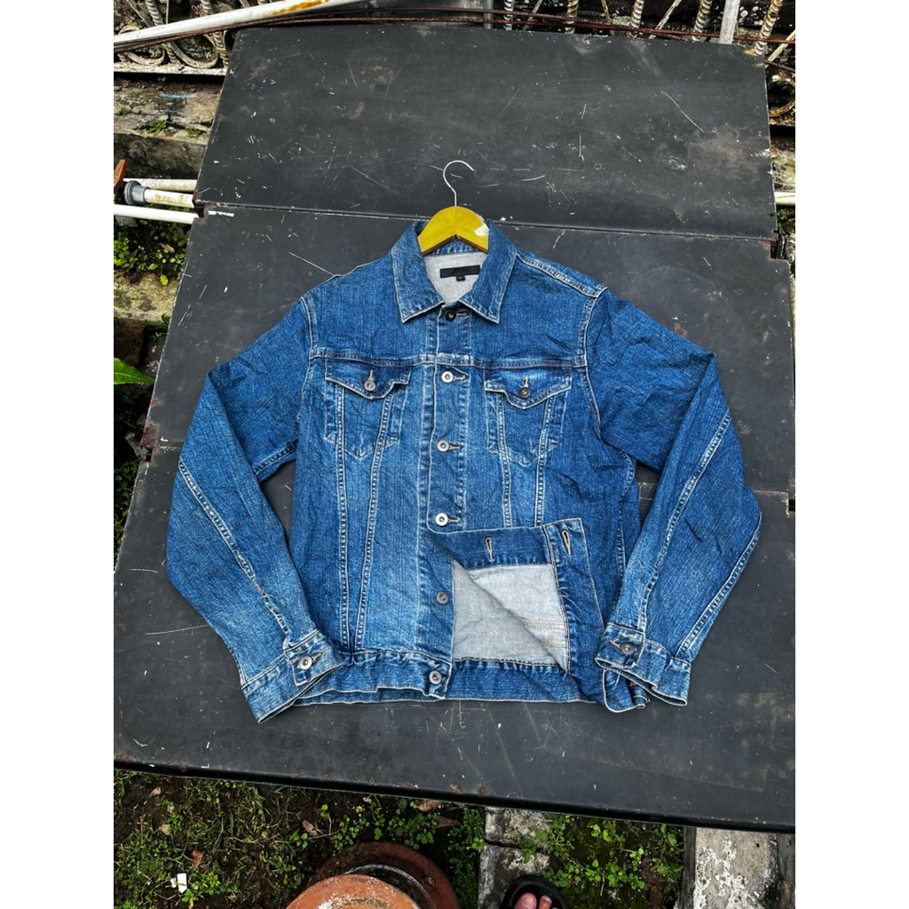 UNIQLO DENIM JACKET