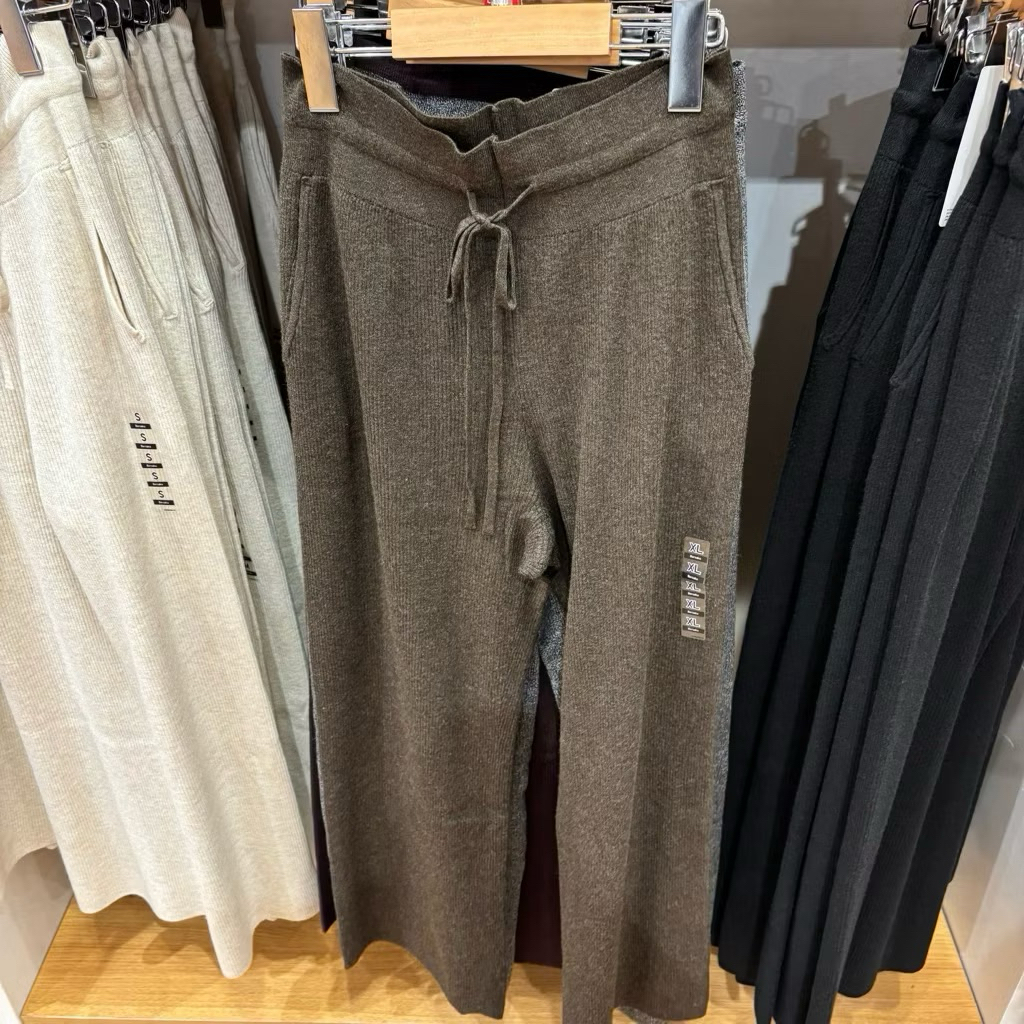 READY UNIQLO ORIGINAL CELANA RAJUT WANITA