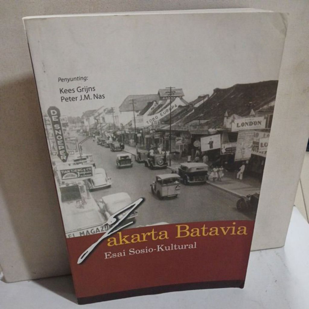 Buku Jakarta-Batavia: Esai Sosio-Kultural