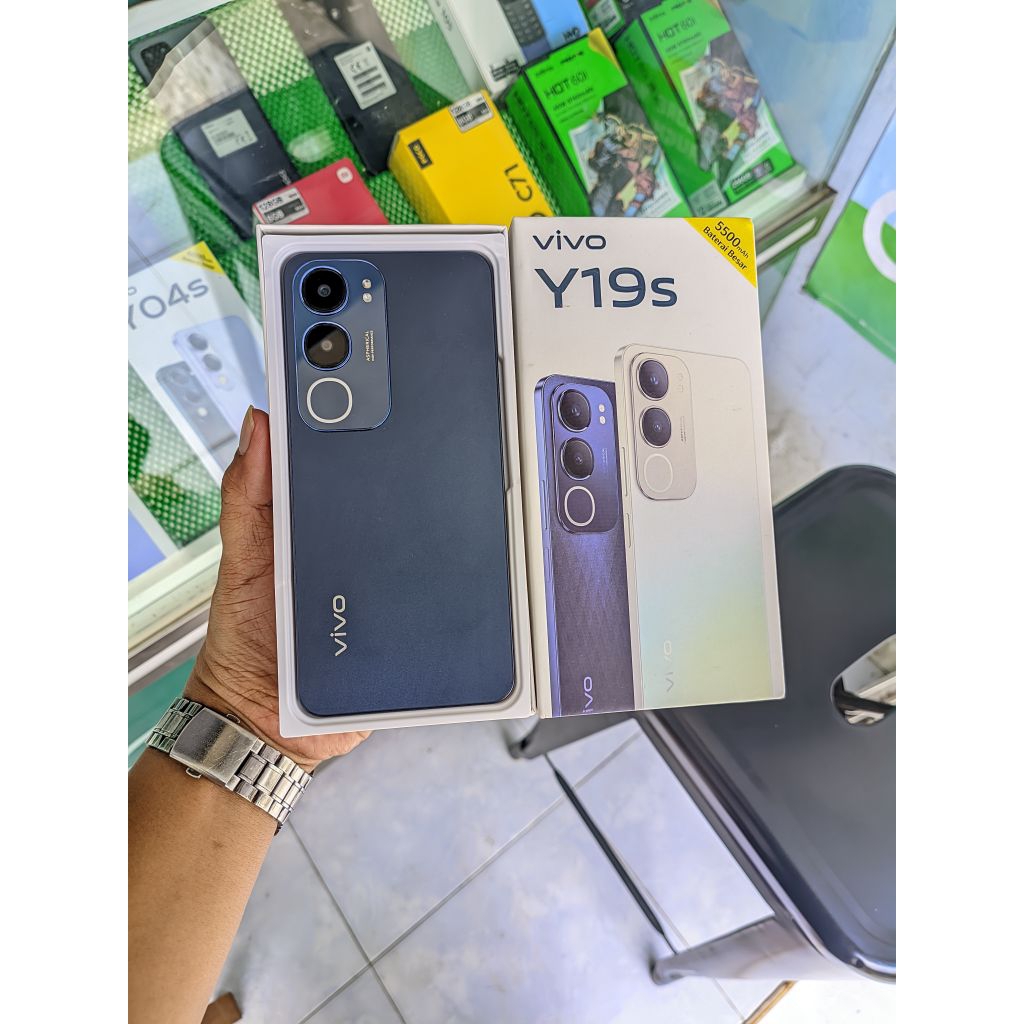 Vivo y19s 4/64 like' New bekas rasa Baru