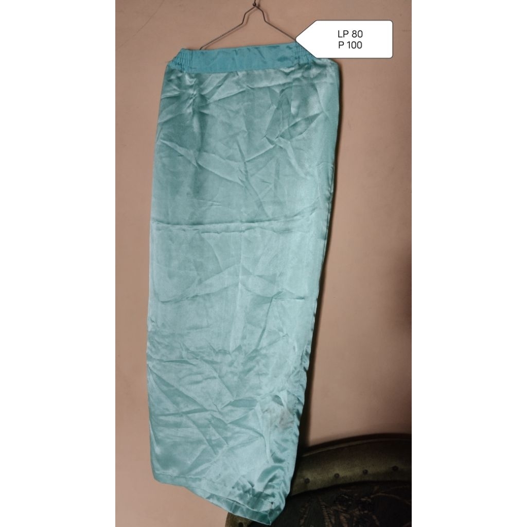 {PRELOVED} ROK SATIN BAWAHAN KEBAYA