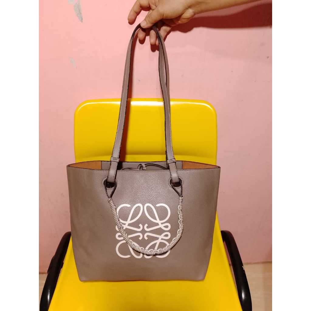 LOEWE made in SPAIN Leather Bag Shoulder + jinjing tas Wanita AUTHENTIC WITH TAG