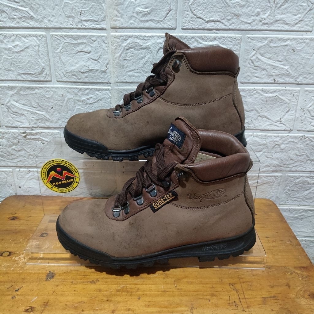 sepatu outdoor Vasque second