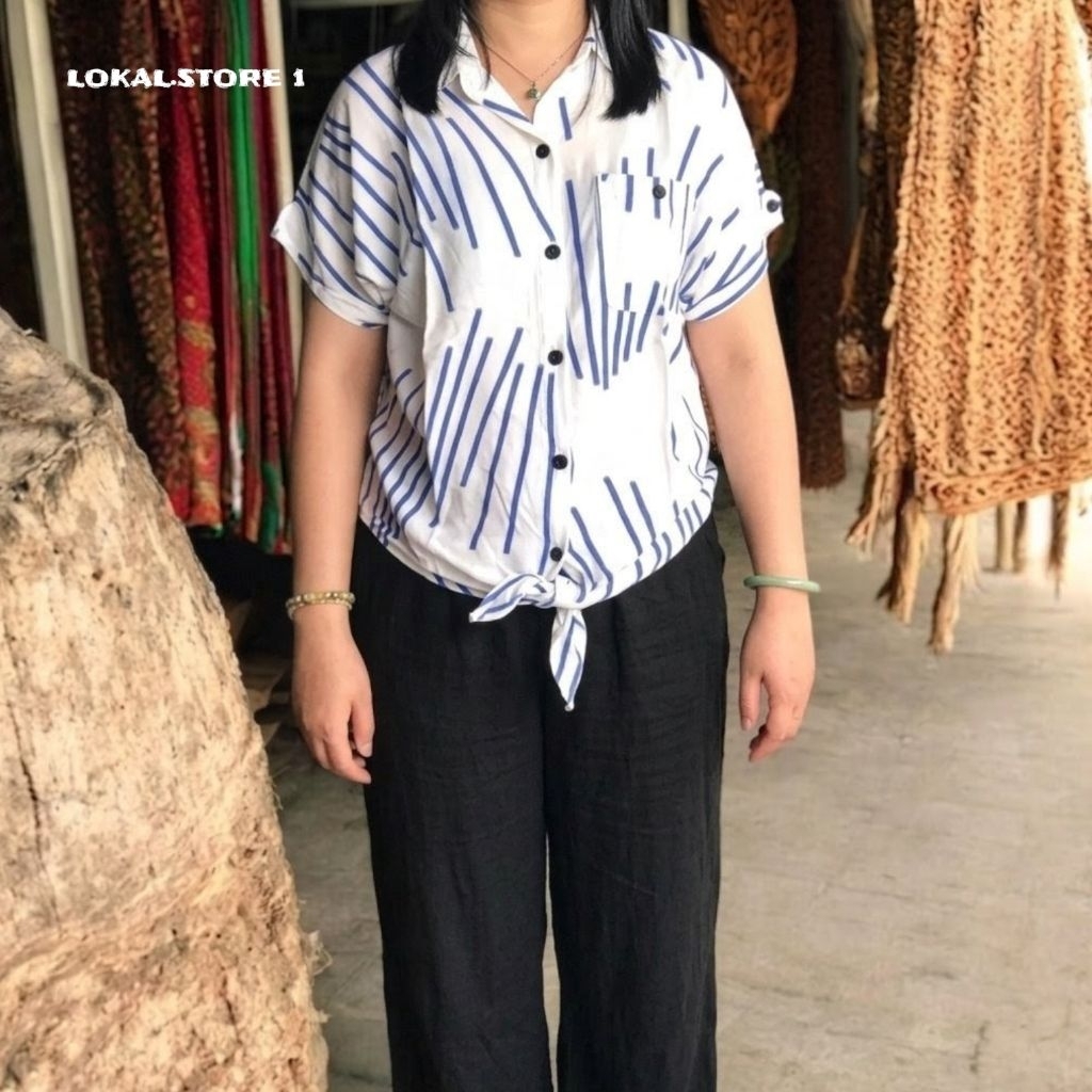 Kemeja Wanita Motif Garis Putih Biru Lengan Pendek Ikat Depan Korean Style Atasan Cewek Casual Kekin