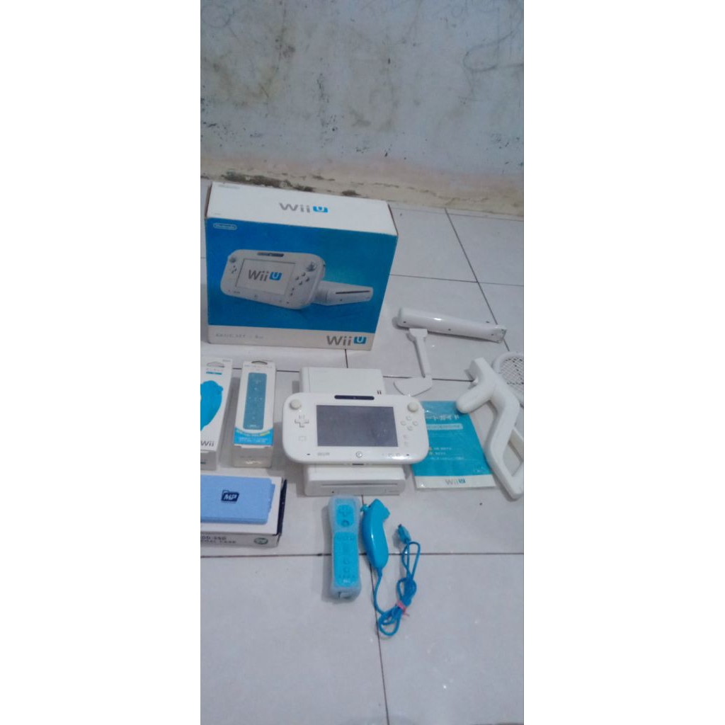 Nintendo Wii U 500 GB full set + Aksesoris Wii Sport